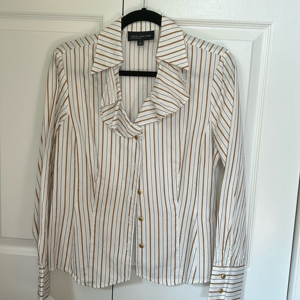 Jones New York Signature long sleeve shirt size M